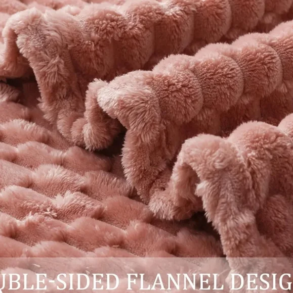 Super Cozy Plush Boho Salmon Colored Throw Blanket NWT - Picture 4 of 5